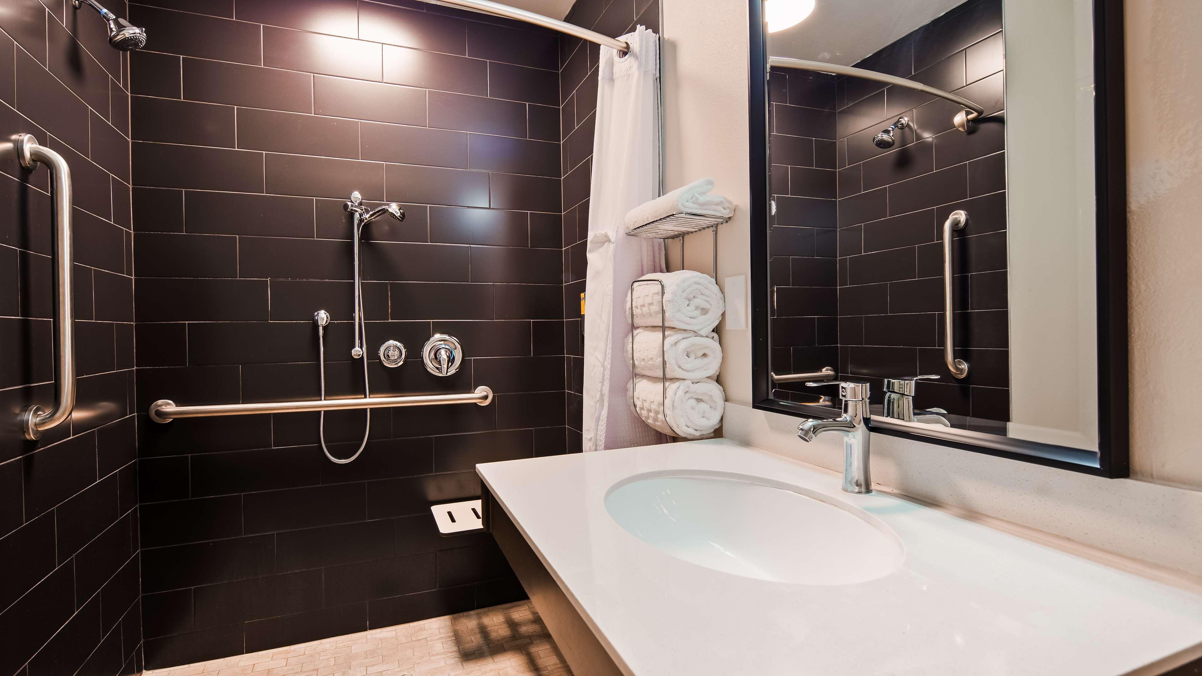Best Western Plus New Barstow Inn & Suites Екстериор снимка