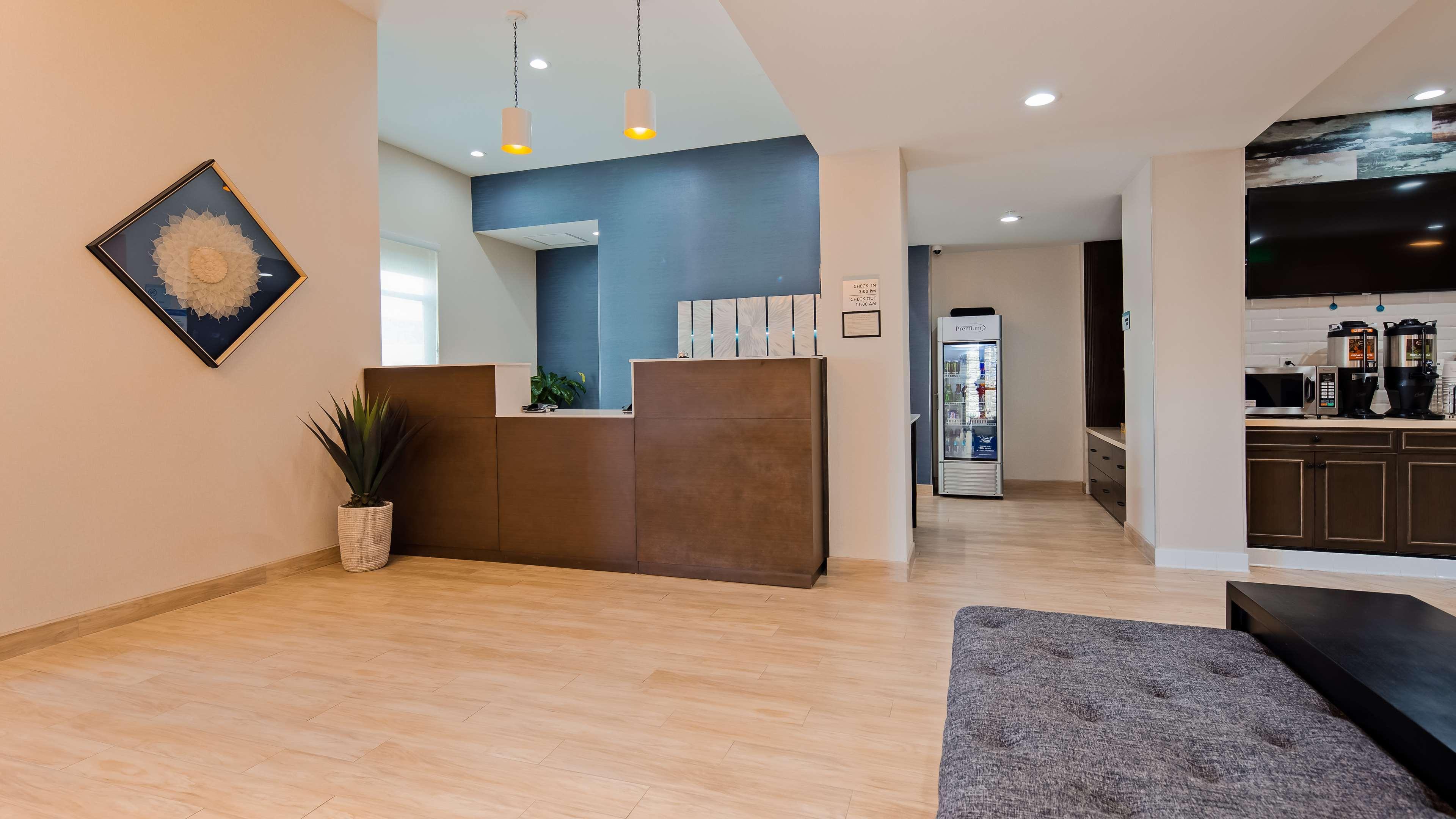 Best Western Plus New Barstow Inn & Suites Екстериор снимка