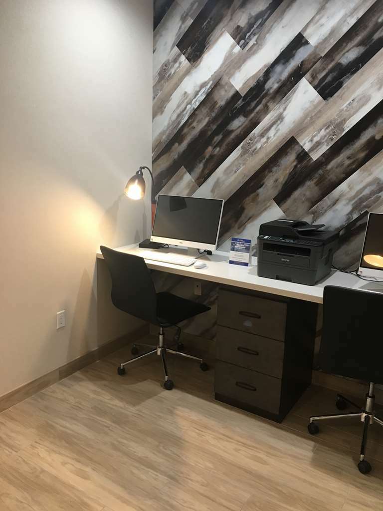 Best Western Plus New Barstow Inn & Suites Съоръжения снимка