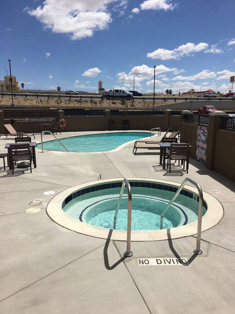 Best Western Plus New Barstow Inn & Suites Съоръжения снимка
