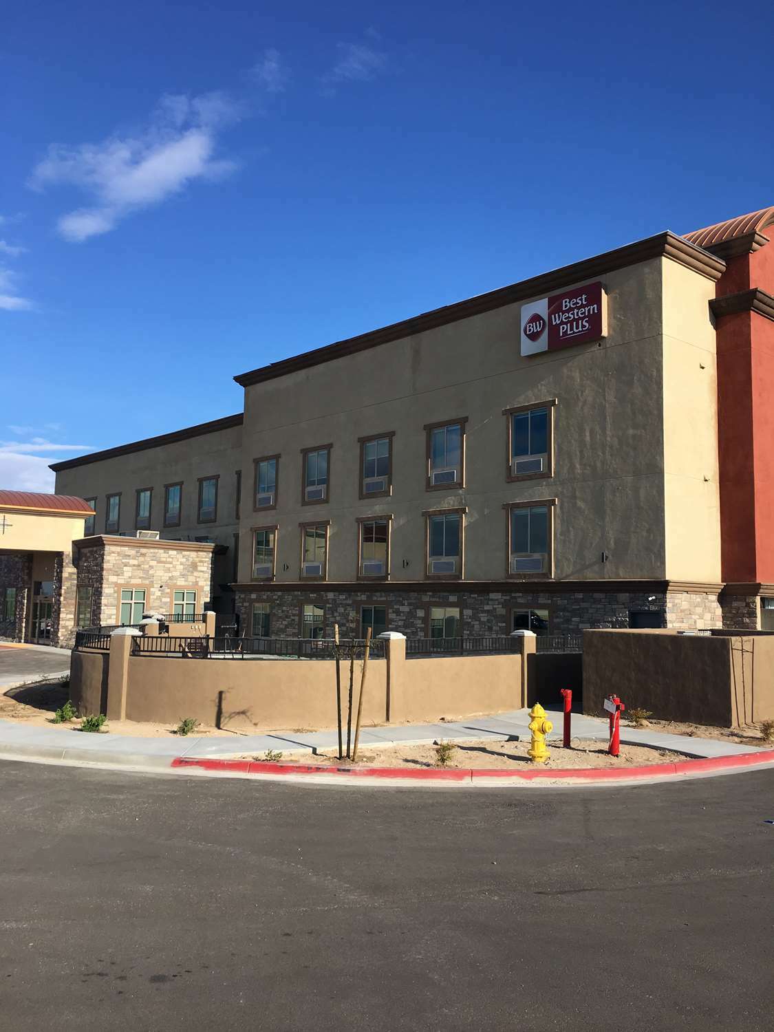Best Western Plus New Barstow Inn & Suites Екстериор снимка