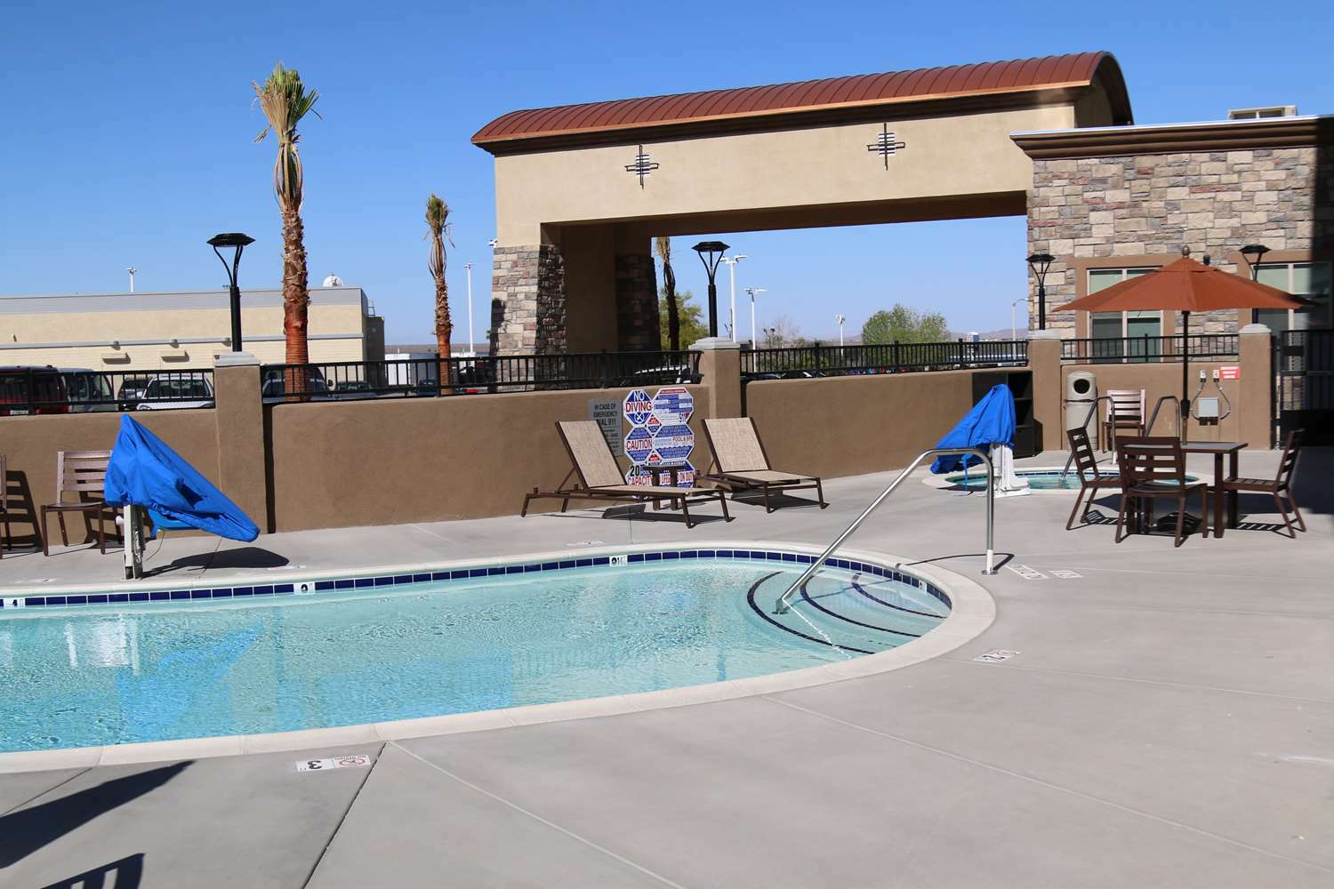 Best Western Plus New Barstow Inn & Suites Екстериор снимка