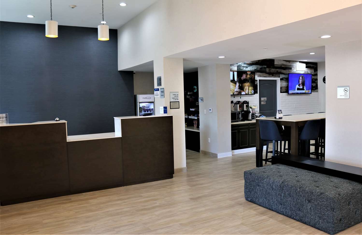 Best Western Plus New Barstow Inn & Suites Екстериор снимка